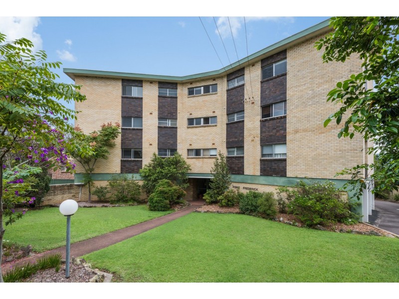 16/138-140 Albany Street, Point Frederick NSW 2250