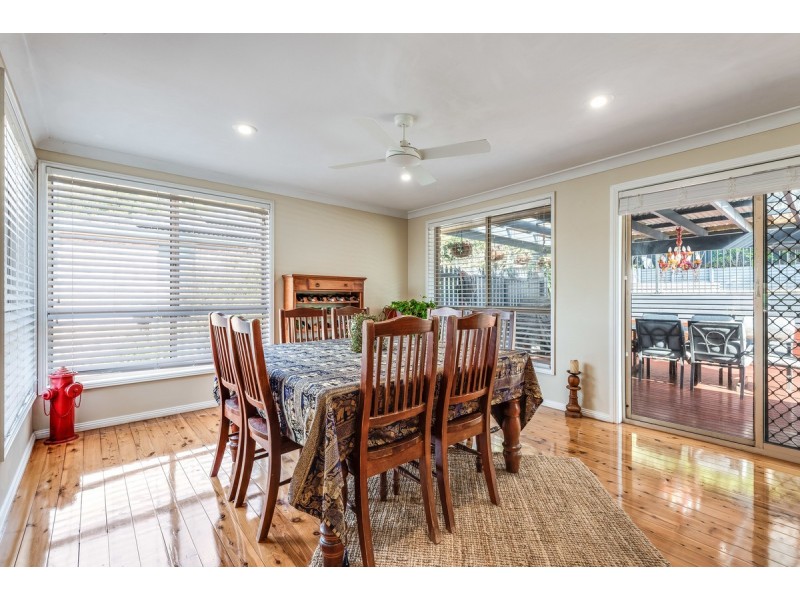 9 Robert Holl Drive, Ourimbah NSW 2258