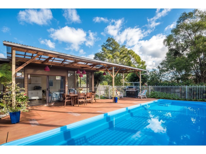 22 Beaumont Avenue, Wyoming NSW 2250