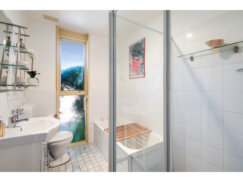 22 Beaumont Avenue, Wyoming NSW 2250