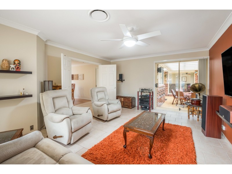 2 Karen Close, Lisarow NSW 2250