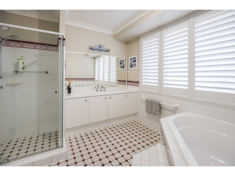 2 Karen Close, Lisarow NSW 2250