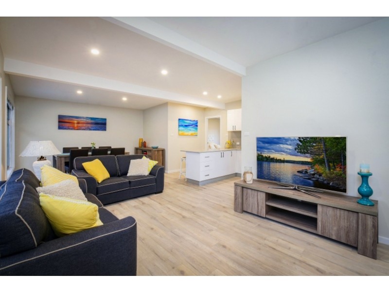 16 Cambridge Circle, Ourimbah NSW 2258