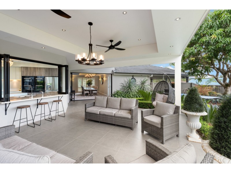 54 Beaumont Avenue, Wyoming NSW 2250