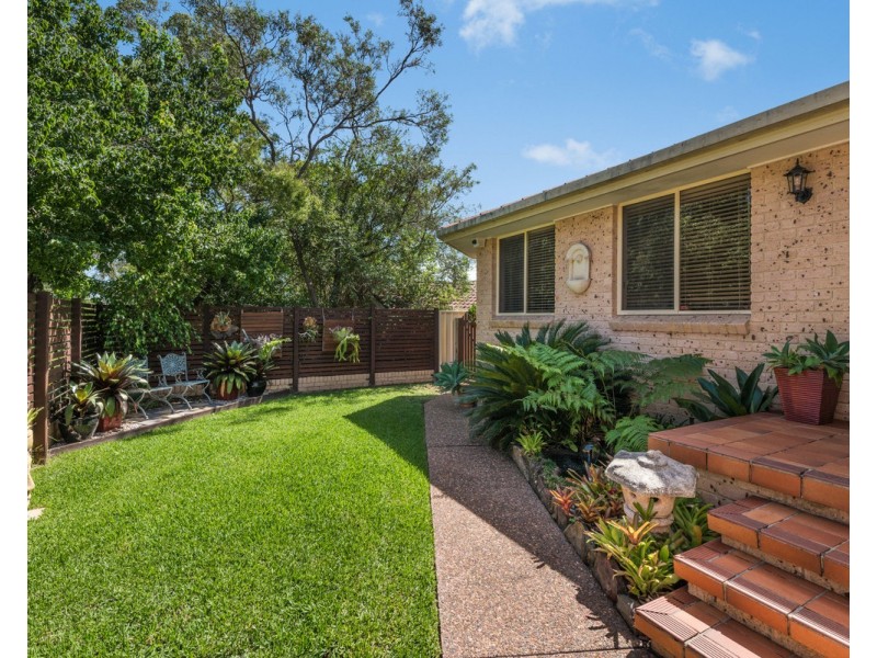 2/2 Harmony Close, Green Point NSW 2251