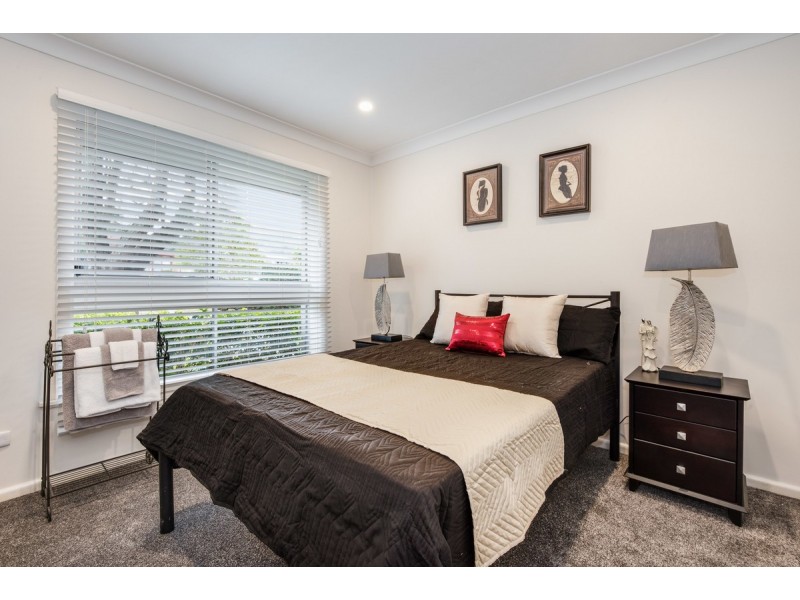 52 Bourbon Street, Wyoming NSW 2250