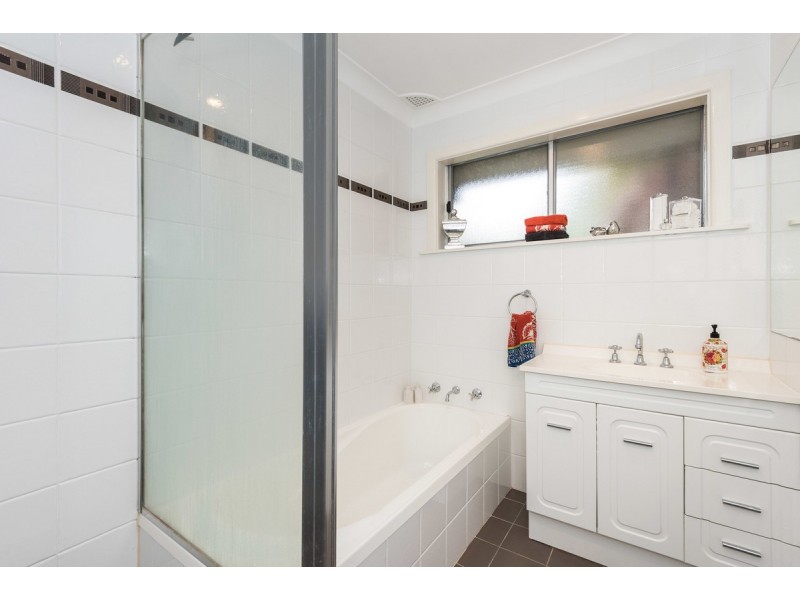 52 Bourbon Street, Wyoming NSW 2250