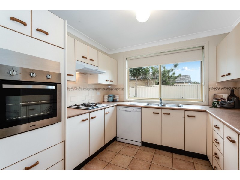 2/13 Maas Parade, Forresters Beach NSW 2260
