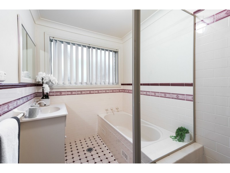 2/13 Maas Parade, Forresters Beach NSW 2260