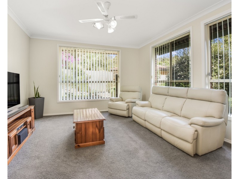 8 Ferntree Close, Wyoming NSW 2250