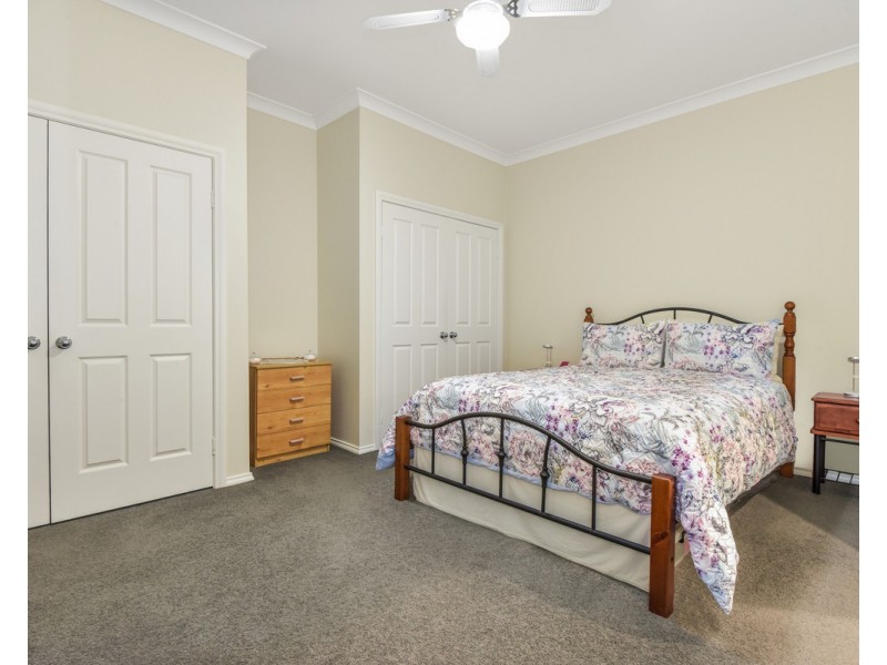 8 Ferntree Close, Wyoming NSW 2250