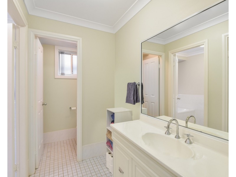 8 Ferntree Close, Wyoming NSW 2250