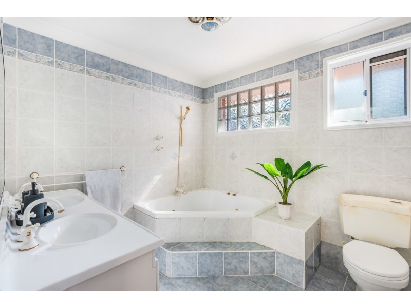 29 Blackbutt Street, Wyoming NSW 2250