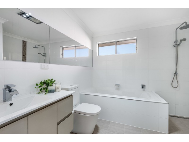 17 Elizabeth Street, Wyoming NSW 2250