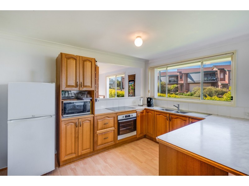 2 Winbourne Street, Gorokan NSW 2263