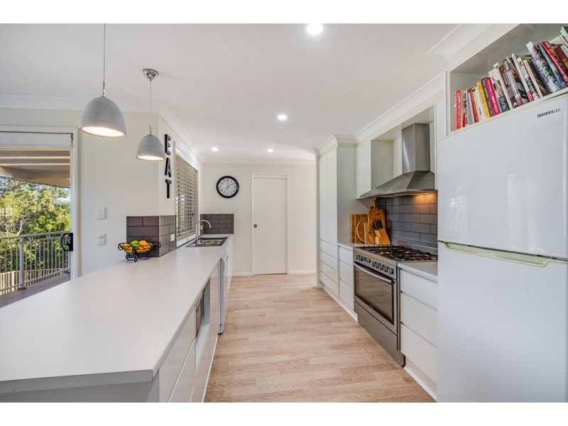 32 Woodview Avenue, Lisarow NSW 2250