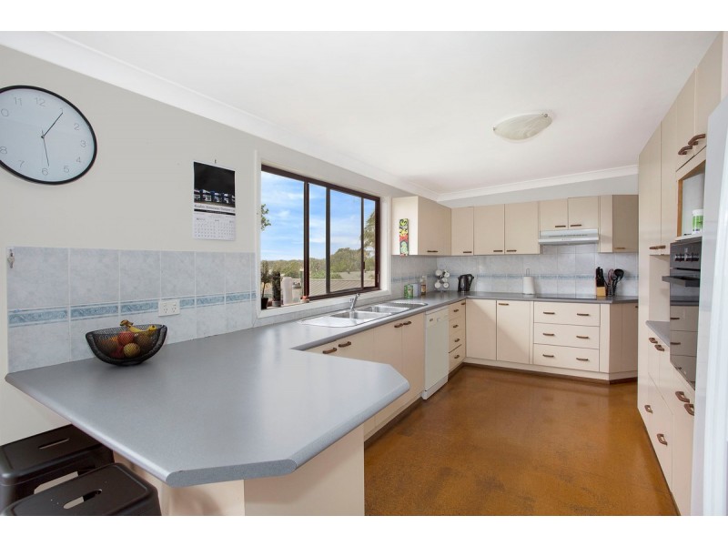 13 Wyong Road, Berkeley Vale NSW 2261