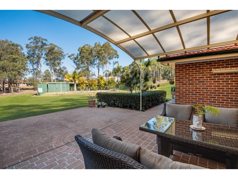 15 Holloway Drive, Jilliby NSW 2259