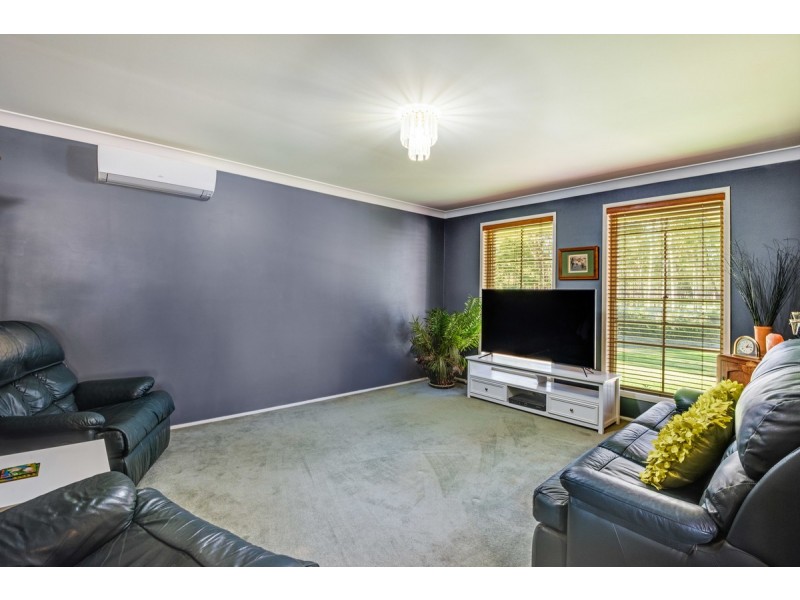 15 Holloway Drive, Jilliby NSW 2259