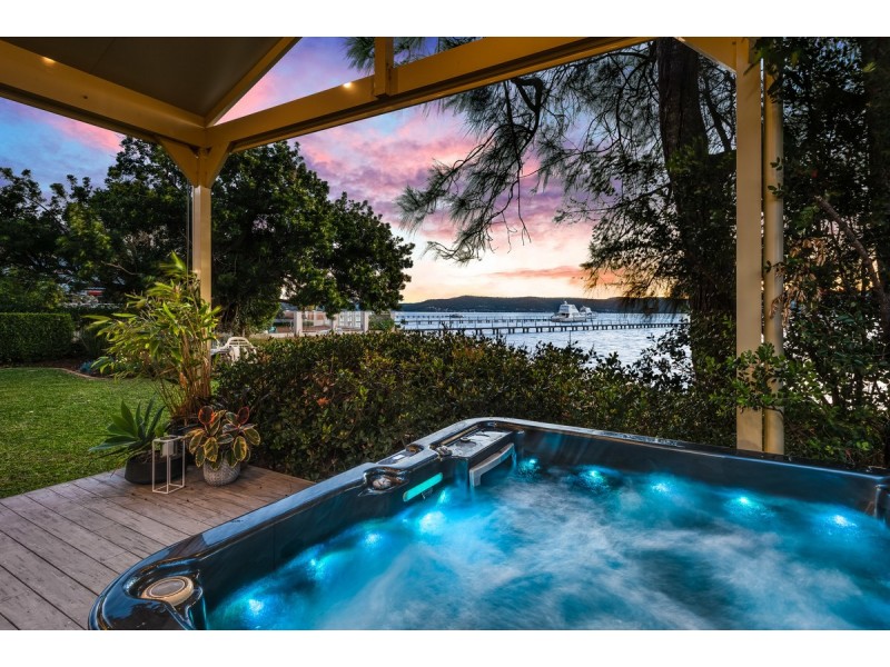 247 Avoca Drive, Green Point NSW 2251