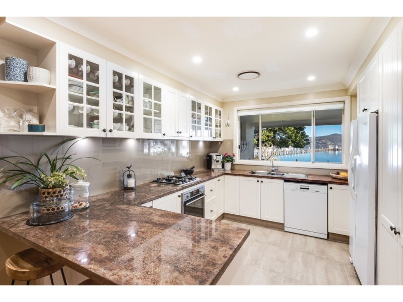 247 Avoca Drive, Green Point NSW 2251