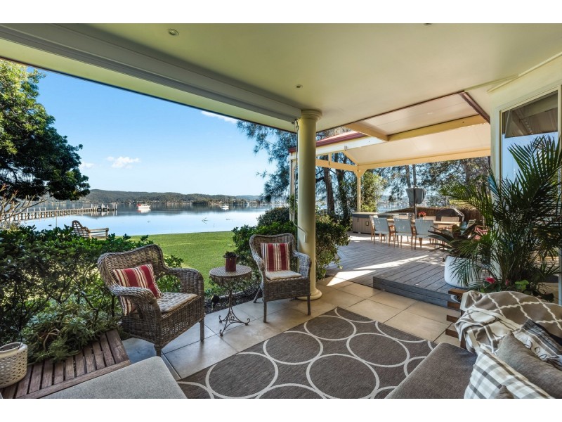 247 Avoca Drive, Green Point NSW 2251