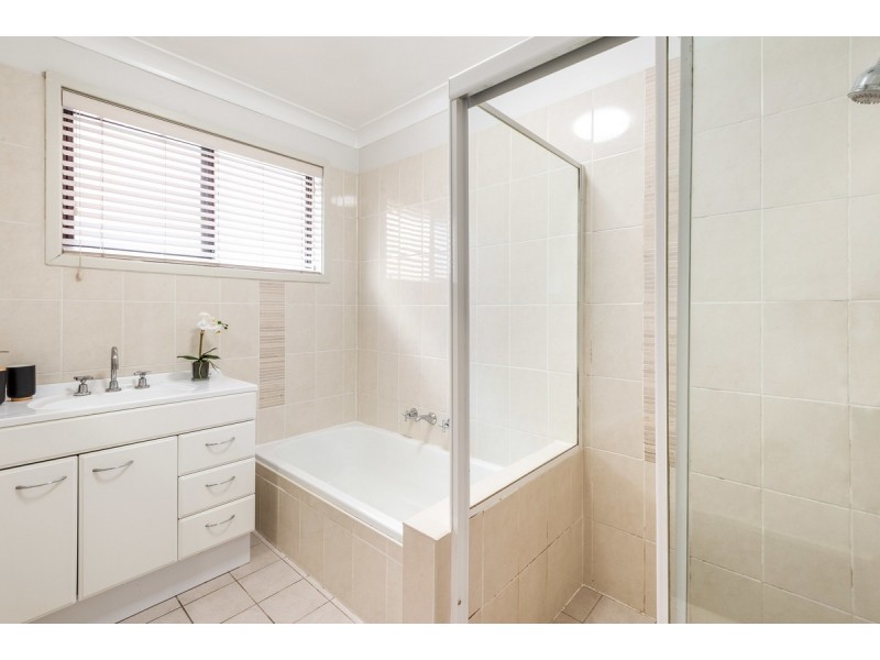 4 Maranoa Street, Wyoming NSW 2250