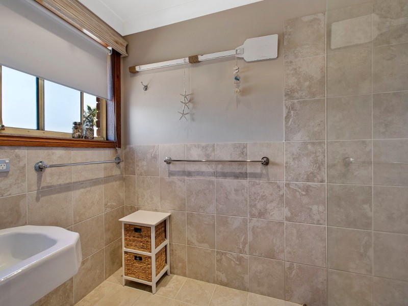 3 James Sea Drive, Green Point NSW 2251