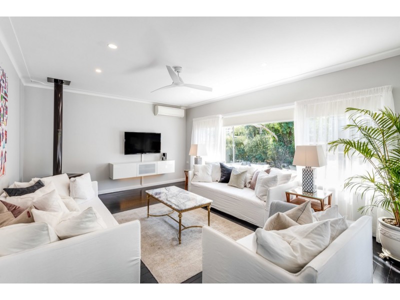 10 Angus Avenue, Wyoming NSW 2250