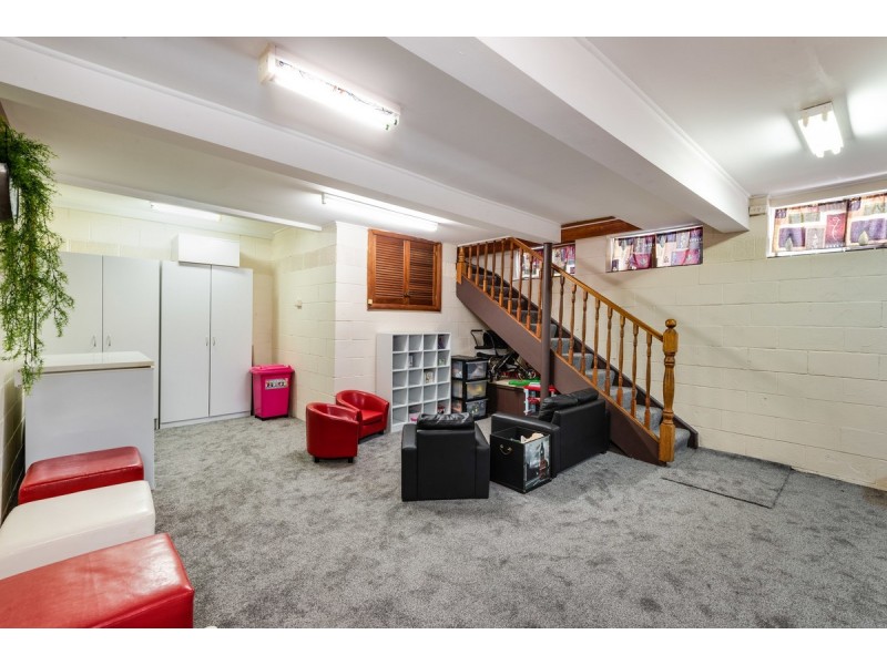 39 Jarrett Street, North Gosford NSW 2250