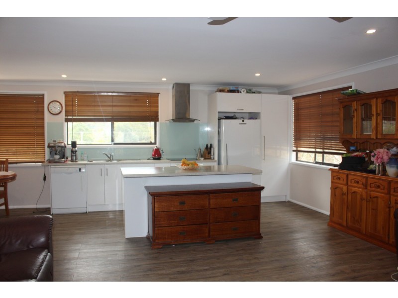 5 Rugby Close, Wyoming NSW 2250