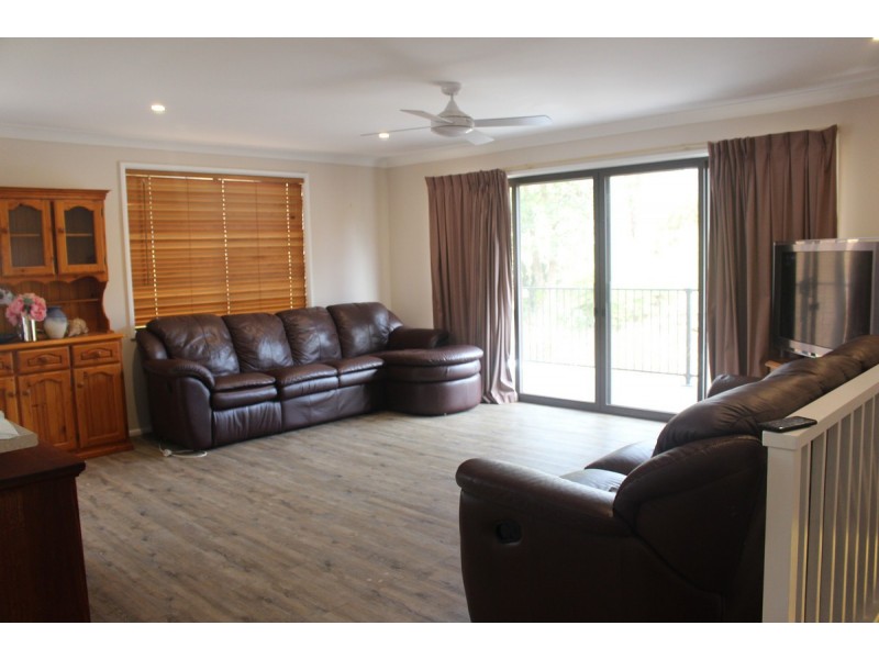 5 Rugby Close, Wyoming NSW 2250
