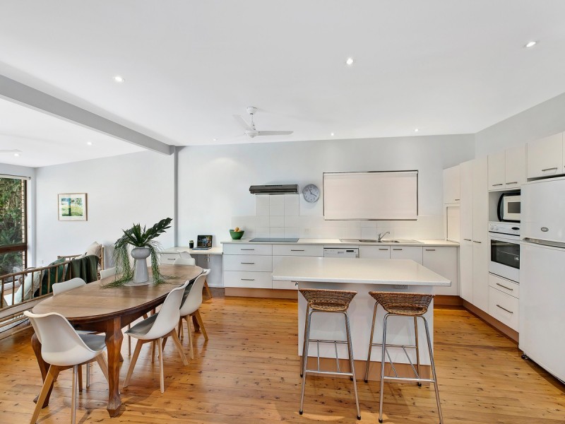 182 The Round Drive, Avoca Beach NSW 2251