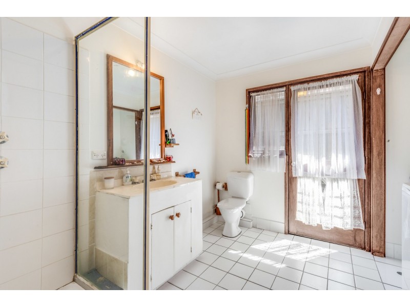 43 Old Gosford Road, Wamberal NSW 2260