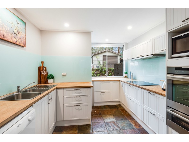 11 Moxham Street, Wyoming NSW 2250
