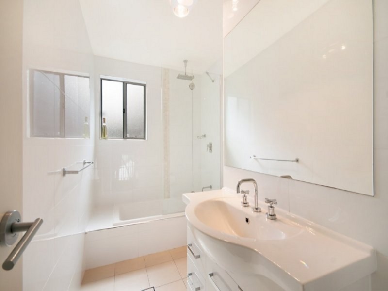 4/5 White Street, East Gosford NSW 2250