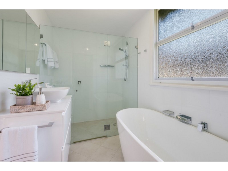 61 Blue Bell Drive, Wamberal NSW 2260