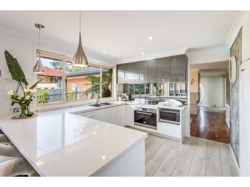 17 Settlers Ridge Close, Lisarow NSW 2250