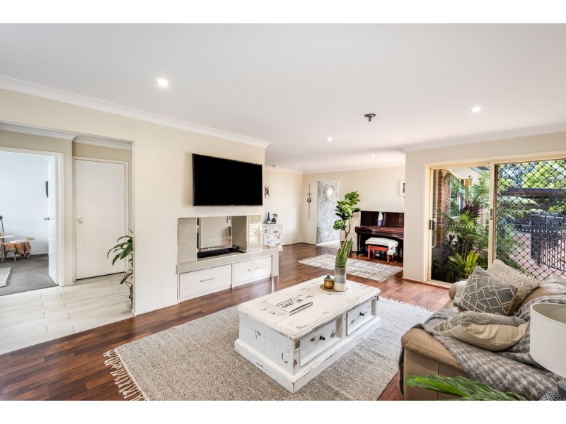 17 Settlers Ridge Close, Lisarow NSW 2250