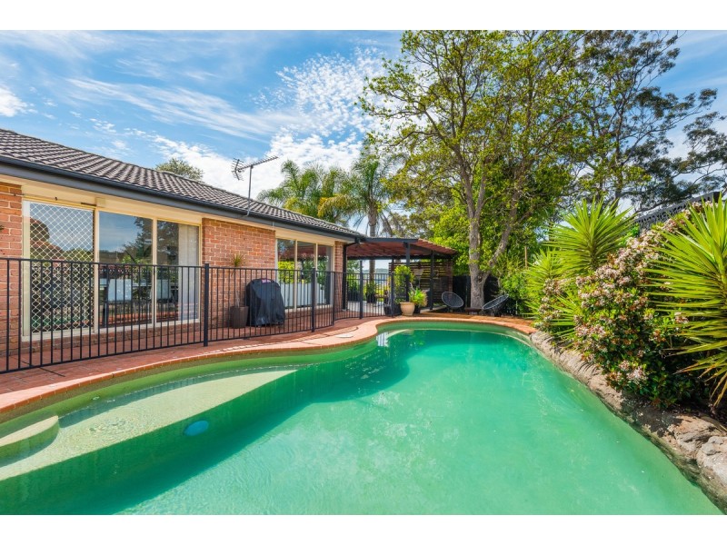 17 Settlers Ridge Close, Lisarow NSW 2250
