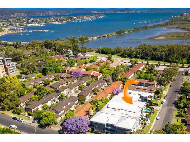 17/13-15 Moore Street, West Gosford NSW 2250