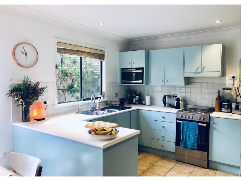 5 Adnamira Close, Wyoming NSW 2250