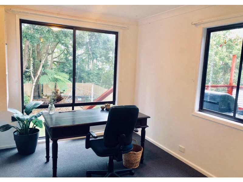 5 Adnamira Close, Wyoming NSW 2250