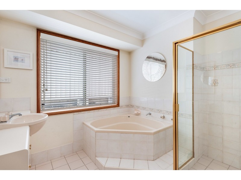 112 Bronzewing Drive, Erina NSW 2250