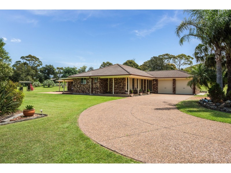 12 Warrambool Road, Wamberal NSW 2260