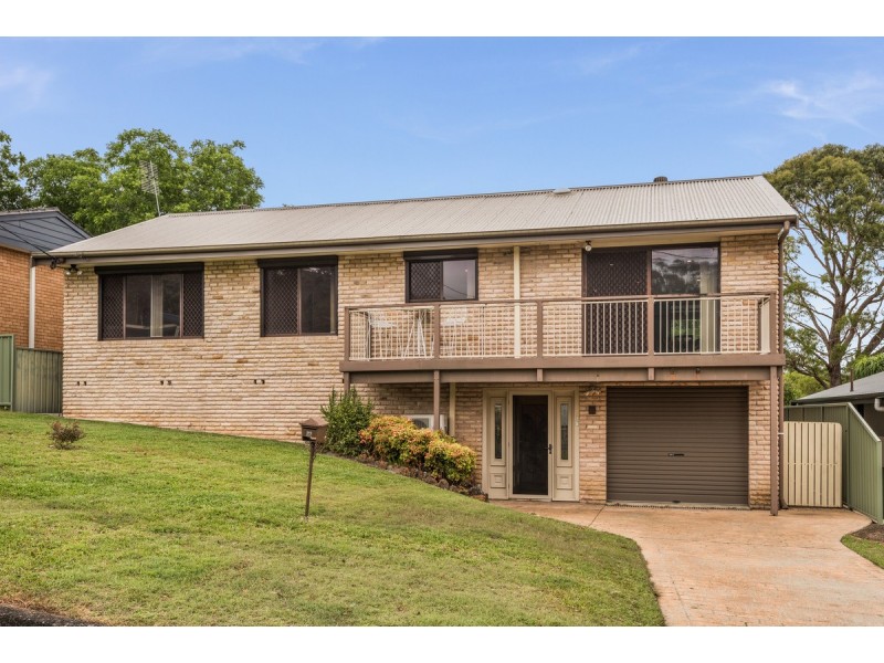 16 Beaumont Avenue, Wyoming NSW 2250