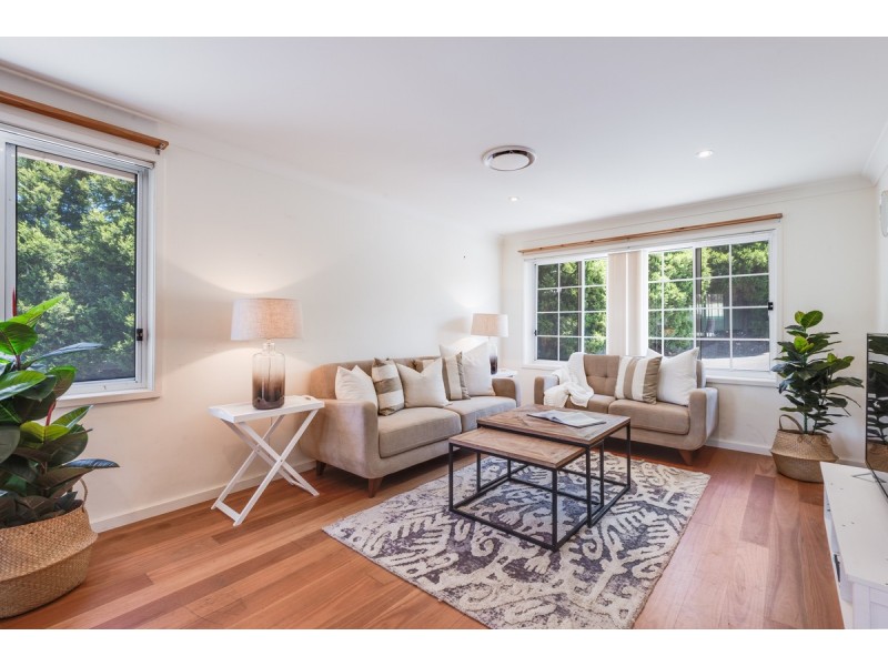 221 Wells Street, Springfield NSW 2250