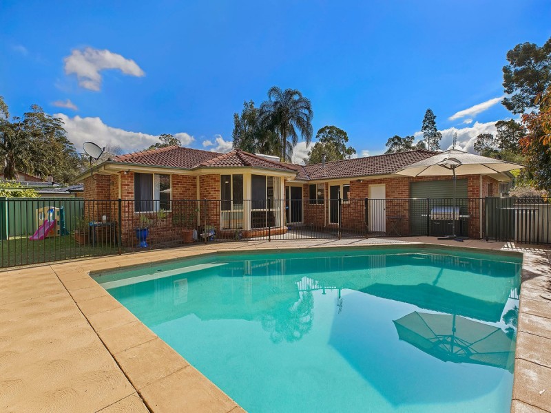 33 Bomaderry Crescent, Glenning Valley NSW 2261
