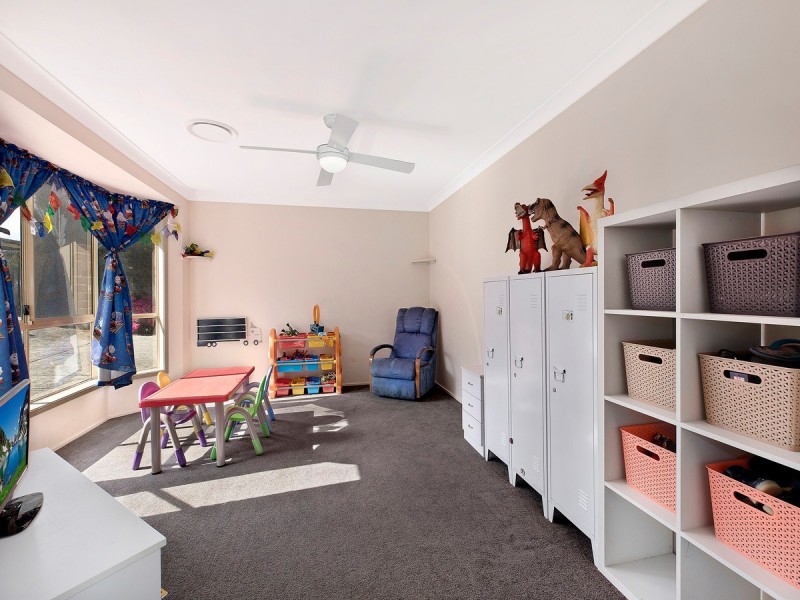 33 Bomaderry Crescent, Glenning Valley NSW 2261