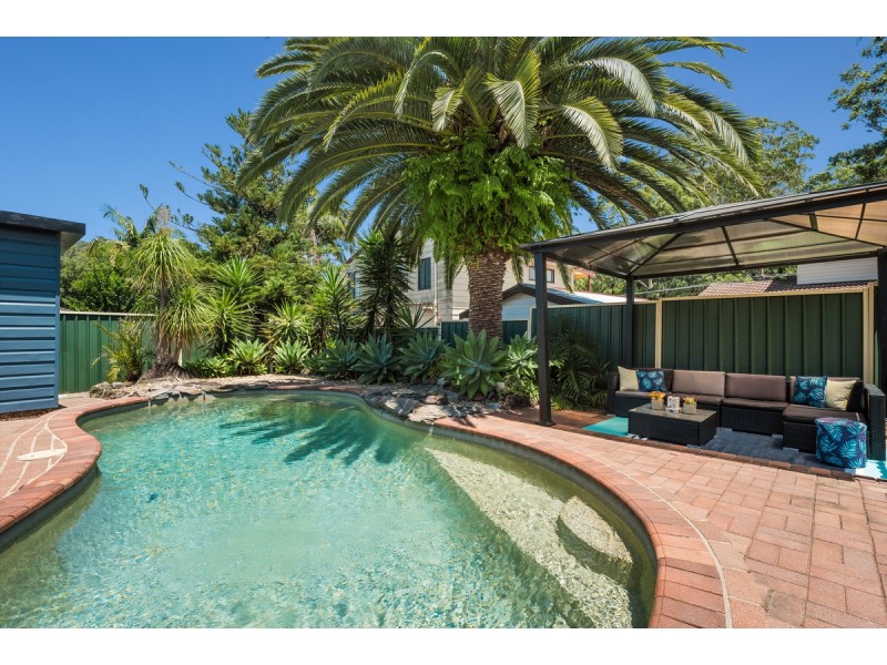 4 Bottlebrush Close, Wyoming NSW 2250
